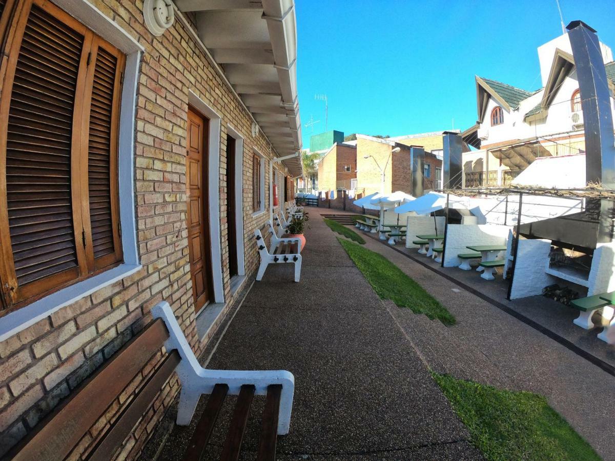 Bungalows Archi 代曼 外观 照片